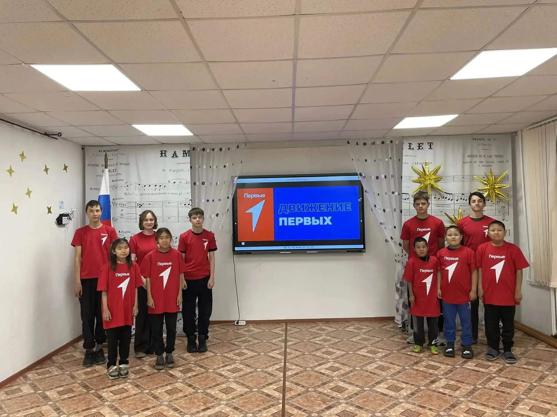 📢 В МБОУ «Школа-интернат с. Кепервеем» прошла динамичная «Зарядка с чемпионом», котору...
