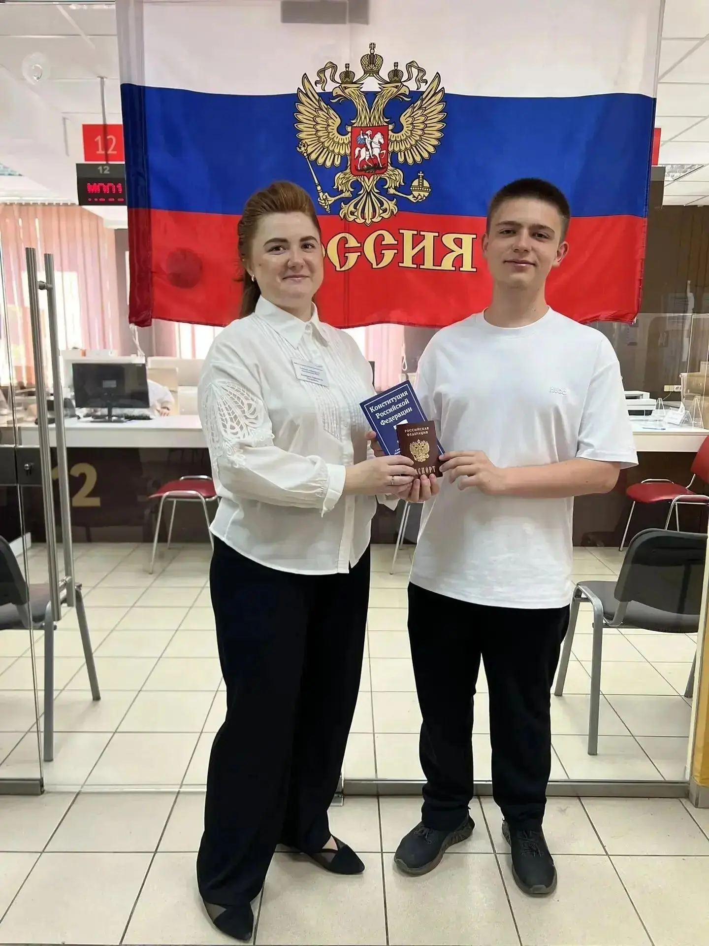 🇷🇺 Более 40 тысяч юных жителей Подмосковья получили свой первый паспорт в МФЦ!

Получение паспорта