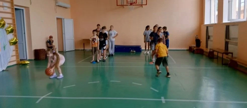 🔈 День здоровья и спорта в школьном лагере!⚽🏆

☀️Утро началось с бодрой зарядки под зажигательную 