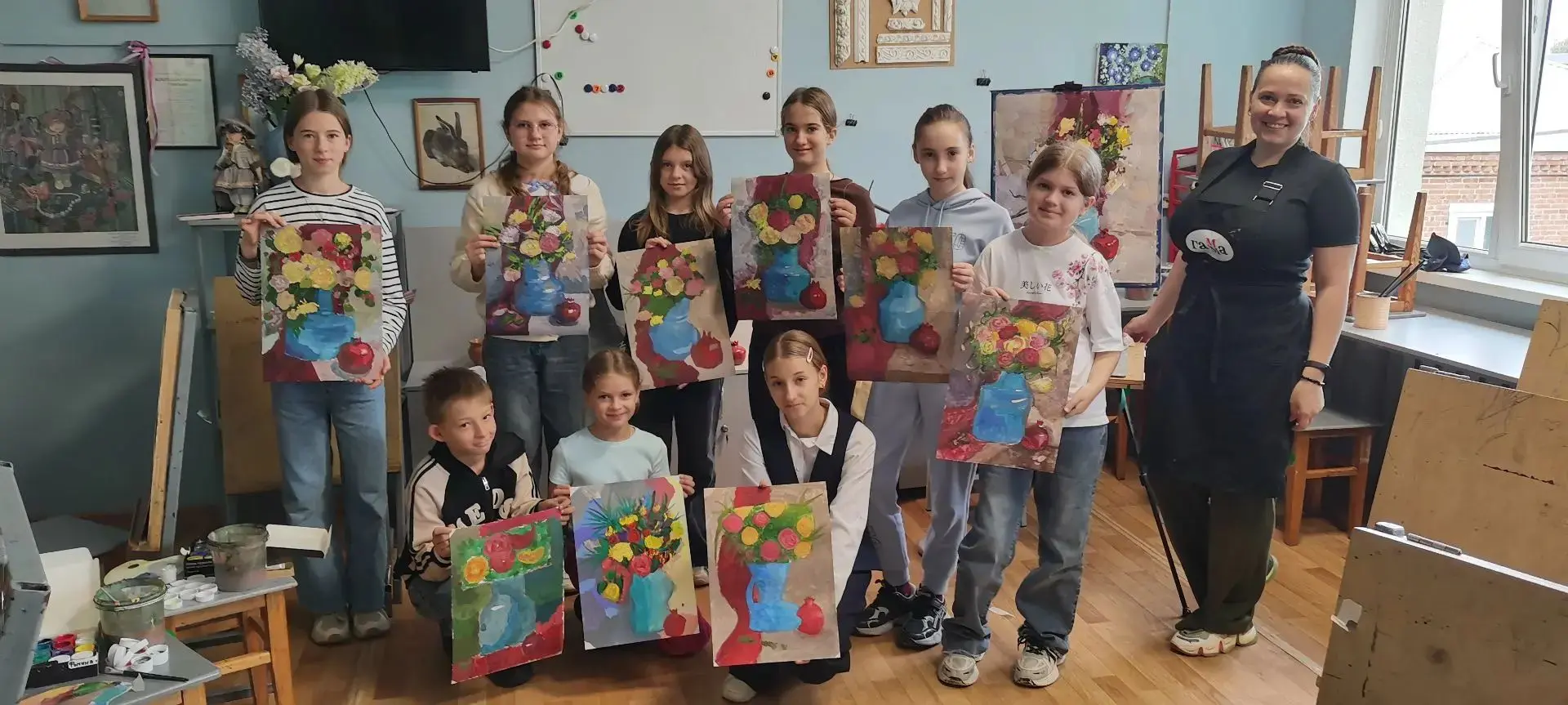 Сегодня в детской школе искусств прошёл мастер-класс "Осенние цветы".