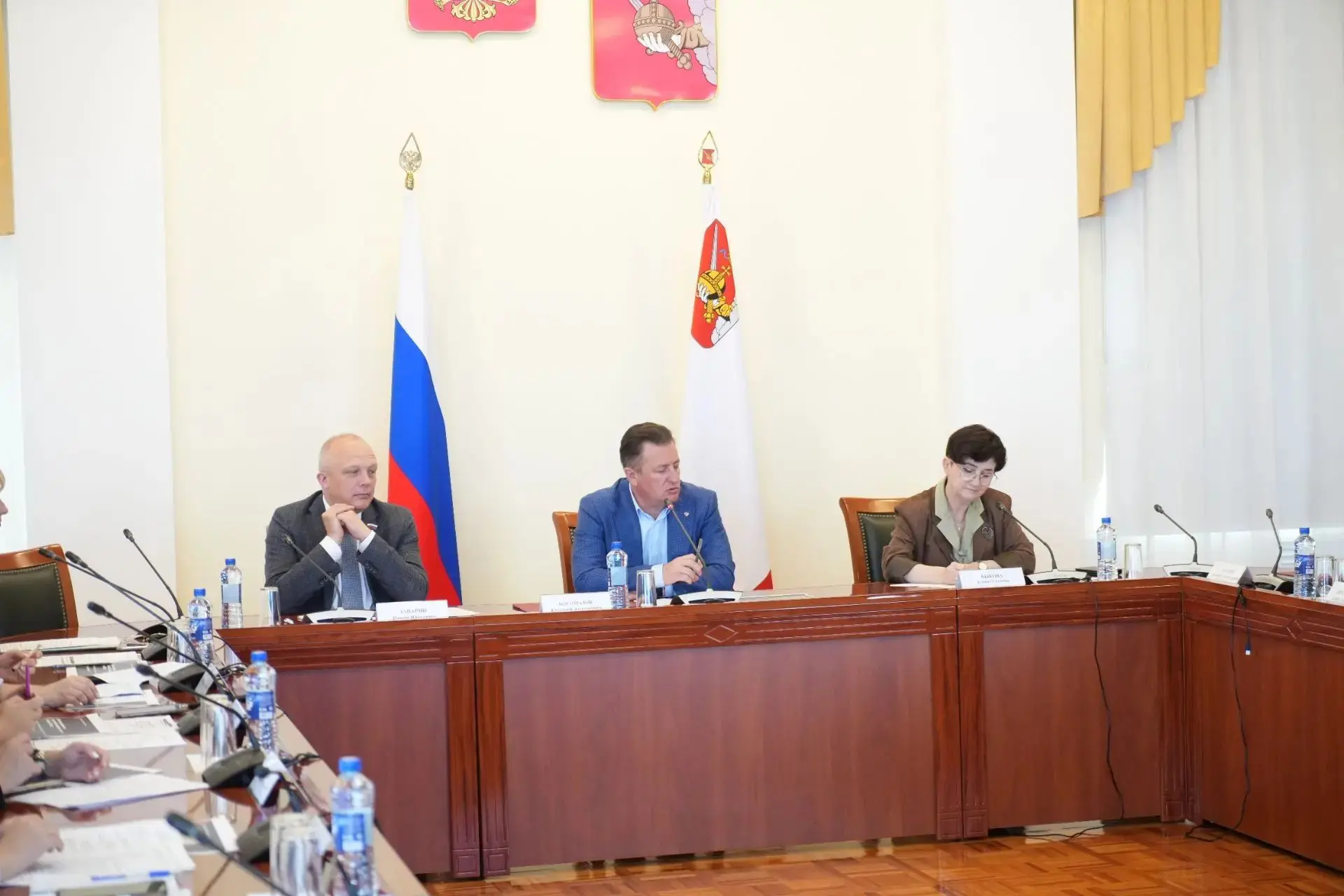 От 2500 рублей в месяц получают работающие подростки дополнительно к своей зарплате из ...