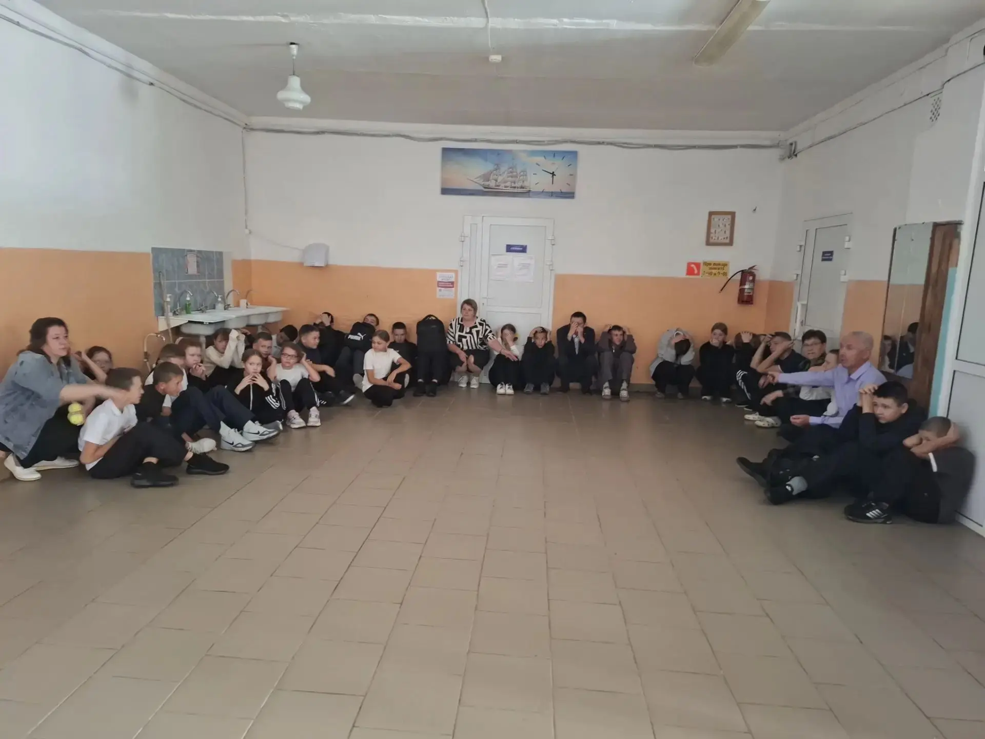 🎉 Учебная тренировка в Юлдусской СОШ им. Х. Г. Гизатуллина: отработали действия в ЧС! ...