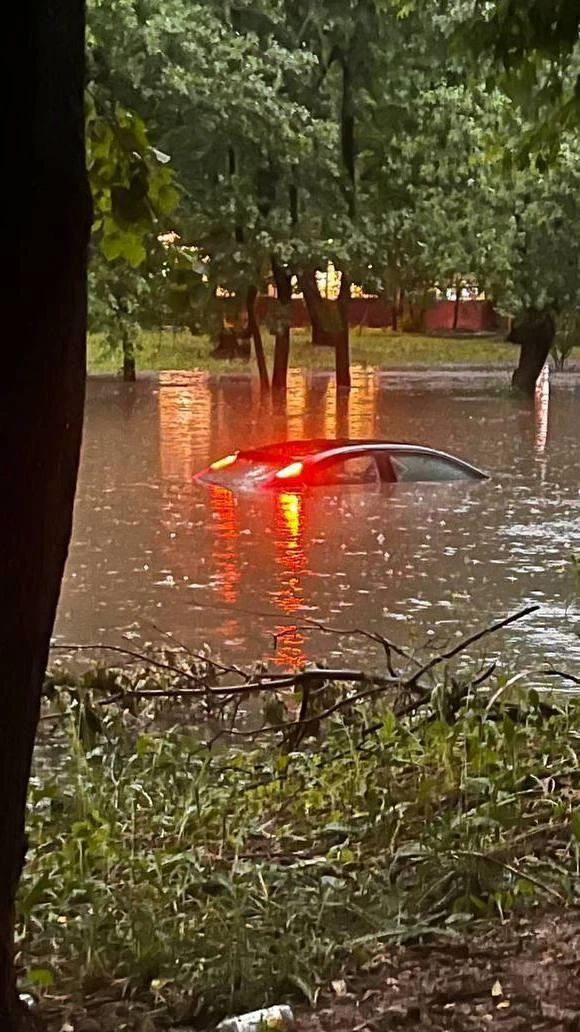 😰💦 Эти фото... не из нашего района! На прошедших выходных не повезло востоку Москвы — там были нас