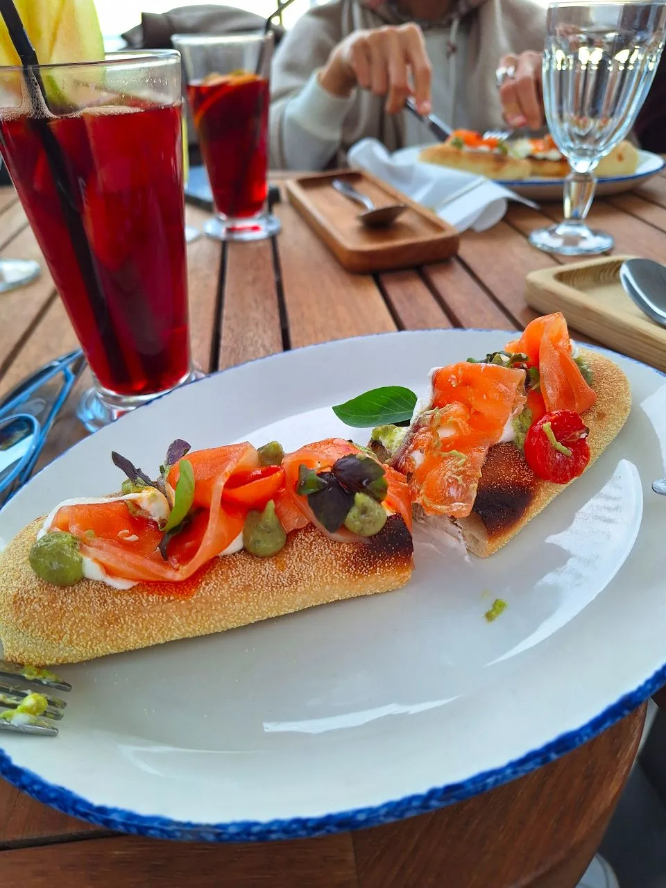 У нас тут вкусное и красивое показывают на гастроэкскурсии "Счастье в Сочи есть"