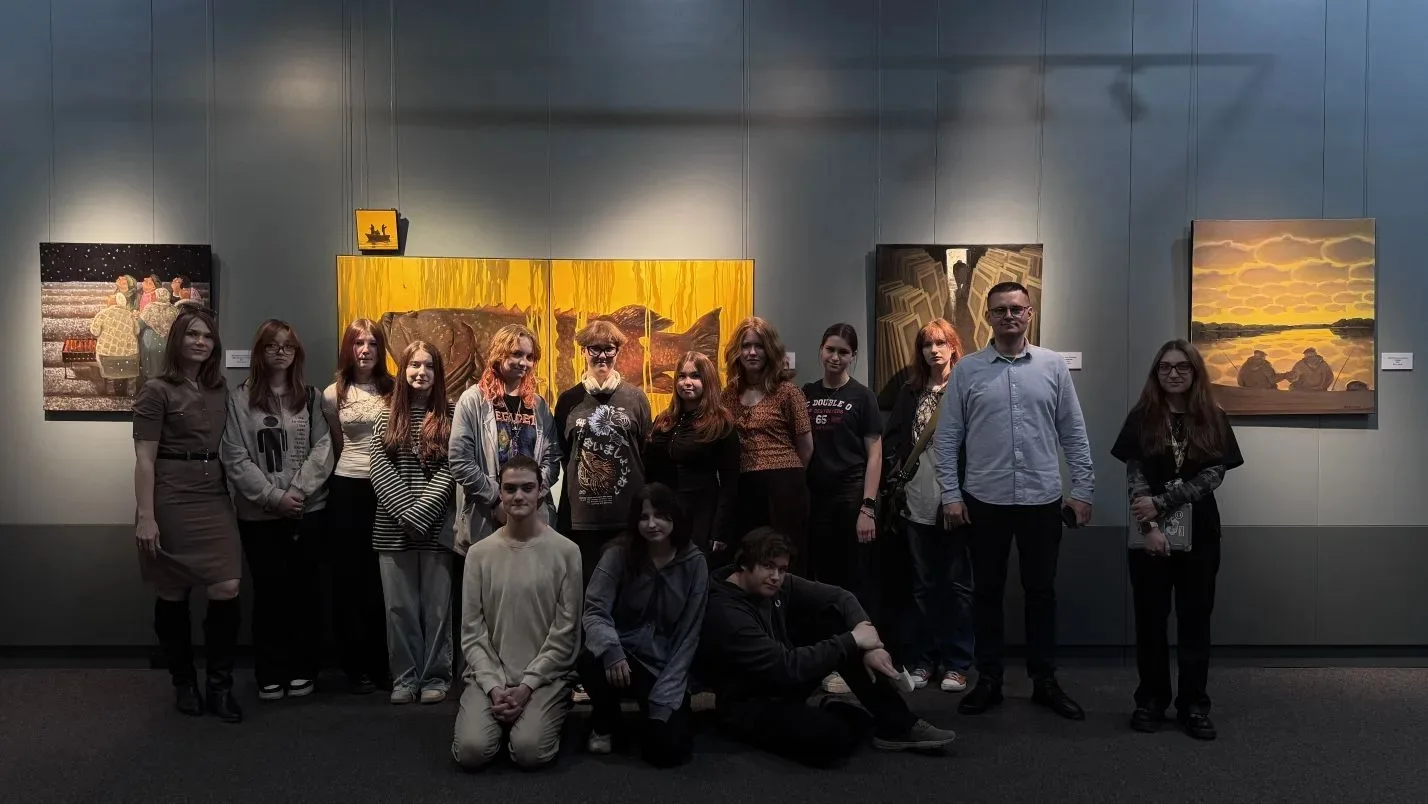 🖼 Студенты Приморского краевого художественного колледжа ознакомились с экспозицией Ан...
