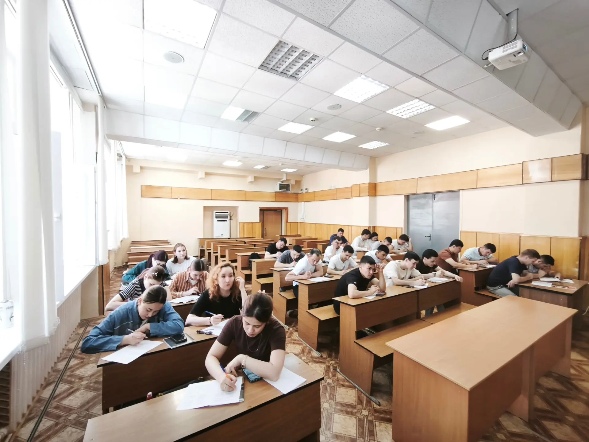👩‍🎓Иностранные студенты 2-го и 3-го курса кафедры "Менеджмент" приняли участие в летн...