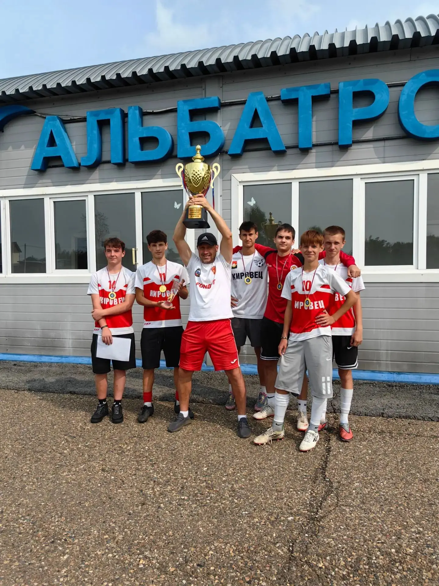 🏆 Наша футбольная команда — чемпионы Первенства Кузбасса по микрофутзалу! 🥇🥇🥇