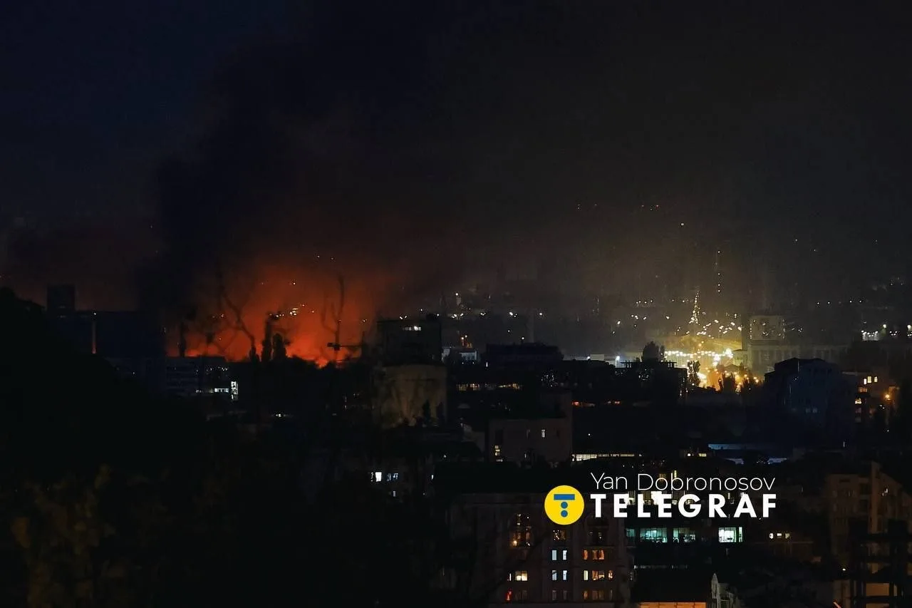🇺🇦💥Киев в огне: Массированный удар нанесён по объектам врага