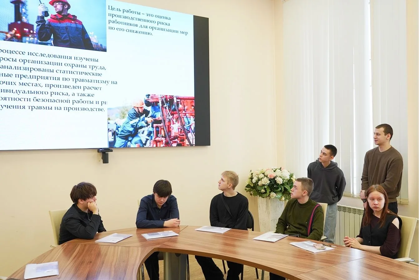 Вместе с наукой В рамках Научной недели в ТГАСУ состоялась работа молодежной секции «Современный гор