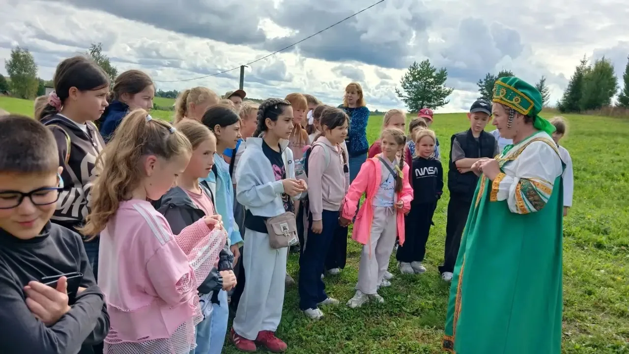 В рамках внеурочной деятельности  "Орлята России" учащиеся начальных классов с классным...