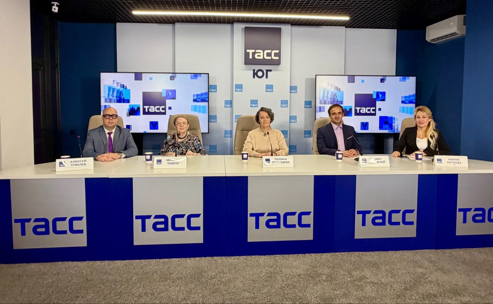 #Прямосейчас в Региональном информационном центре "ТАСС Юг" (г. Ростов-на-Дону) проходи...