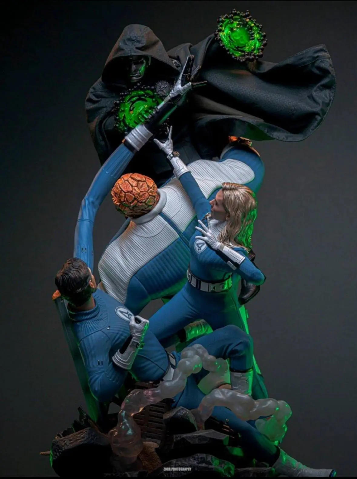 Hot Toys показали новую фигурку по мотивам противостояния Фантастической четвёрки и Док...