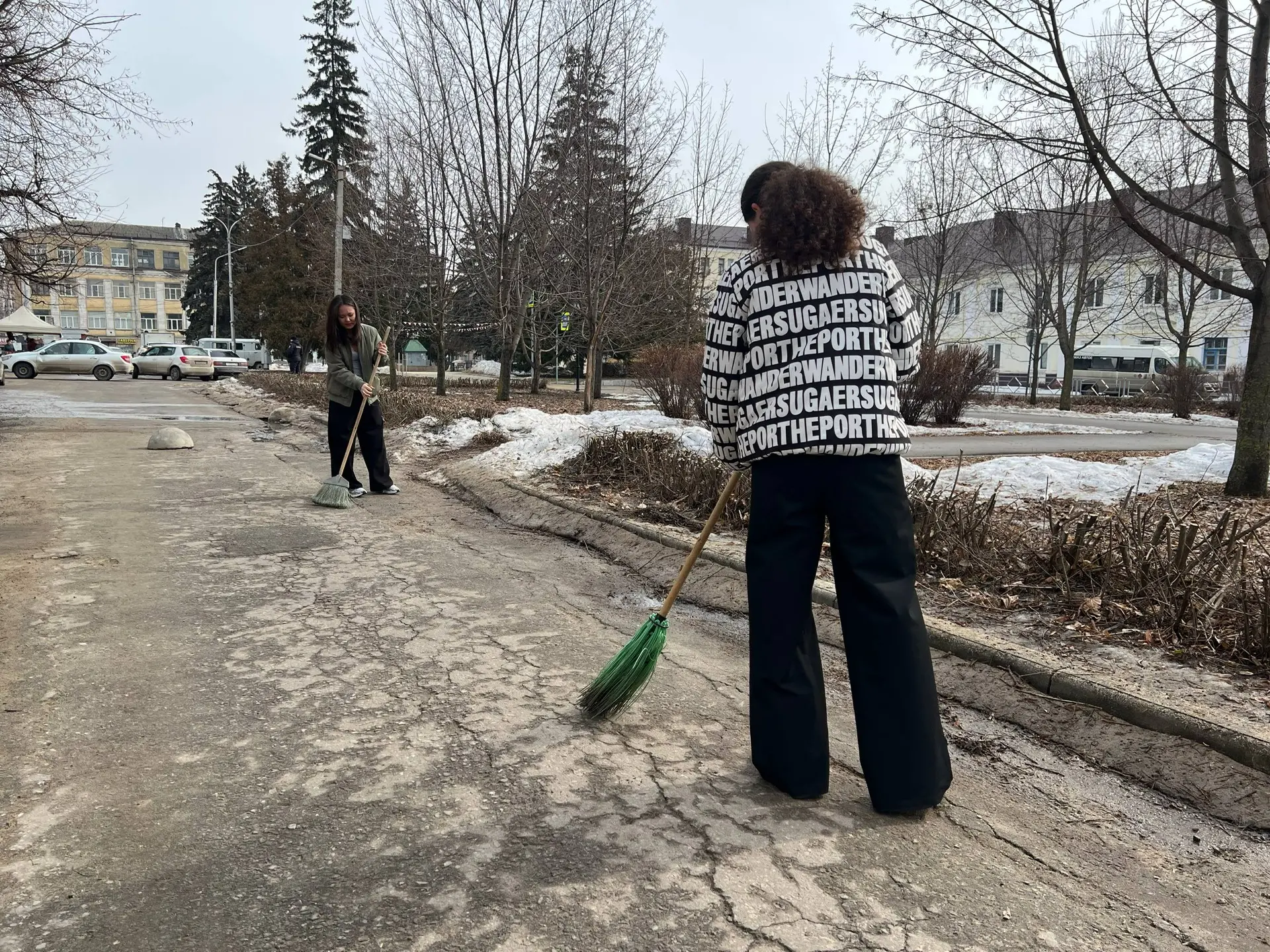 НАШИ УЧЕНИКИ В АКТИВНОЙ ФАЗЕ «ЧИСТОГО ЧЕТВЕРГА»! 🧹🌿  На этой неделе учащиеся нашей школы активно вкл