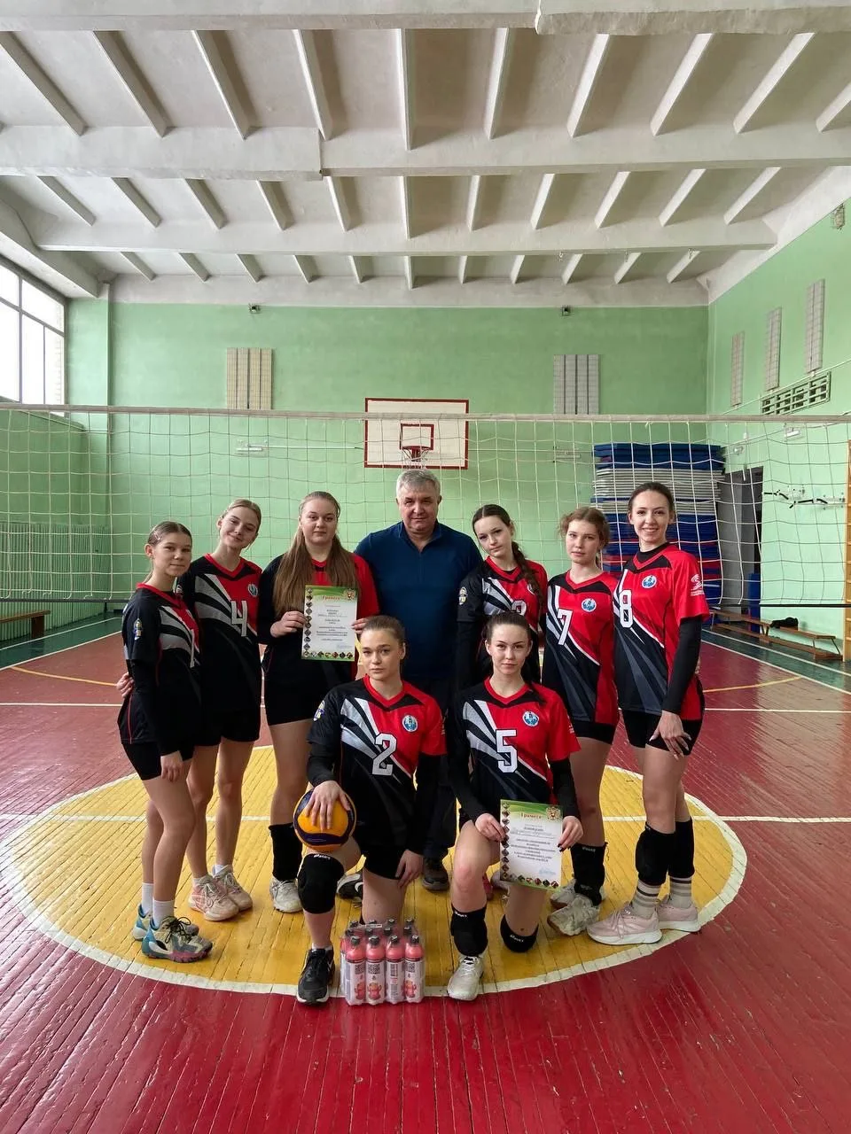 🔥 ЧЕМПИОНКИ! НЕПОБЕДИМЫЕ! 🔥  Наша команда по волейболу — лучшая в городе! 🏐👏 Девчонки долго шли к эт