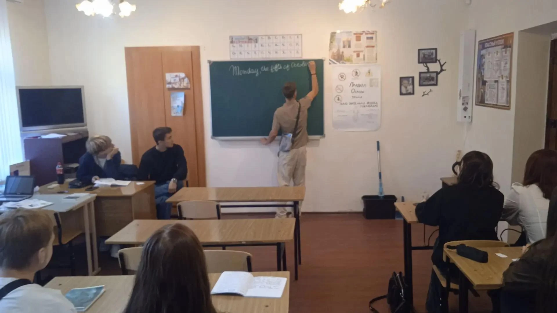В рамках дня самоуправления студенты групп 3ТЮ1 и 3ТЮ2 - Зеленков Егор, Абрамов Руслан ...