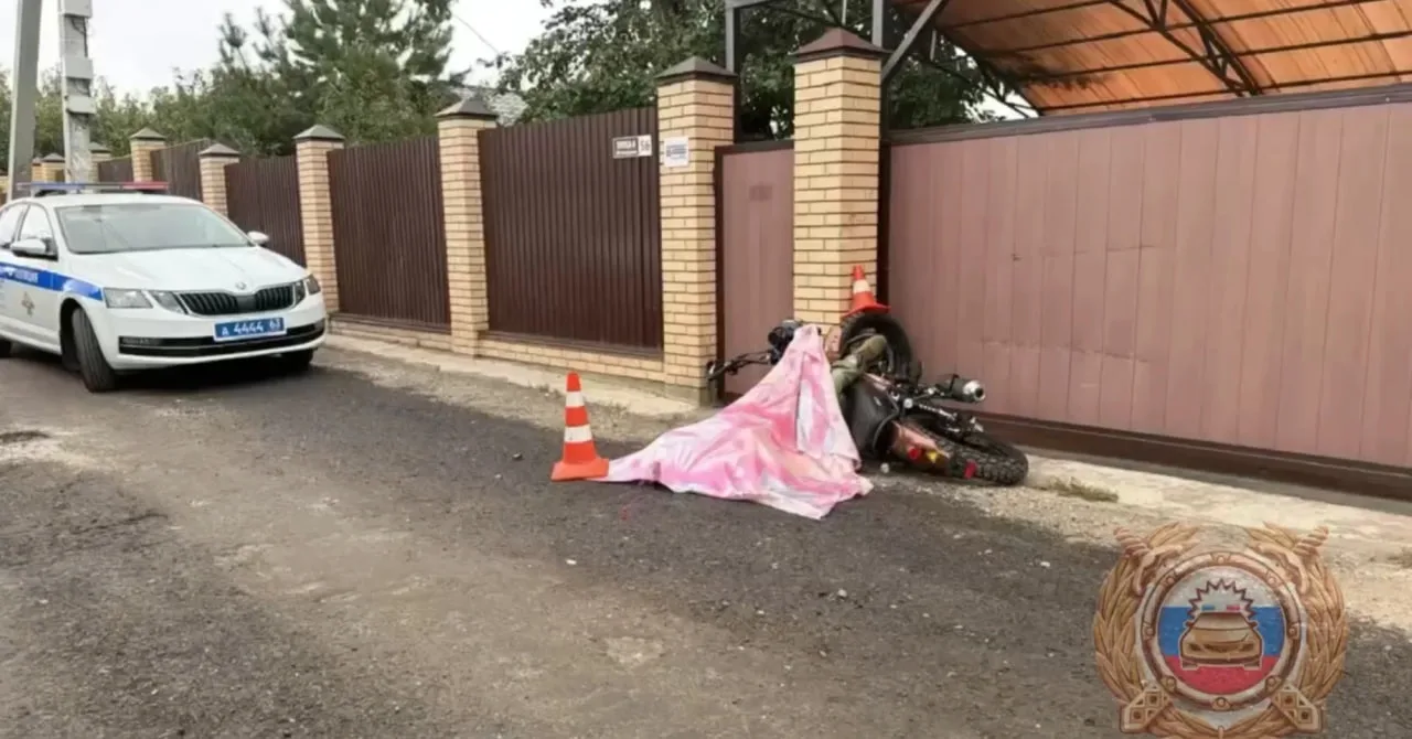 Байкер влетел в забор и погиб