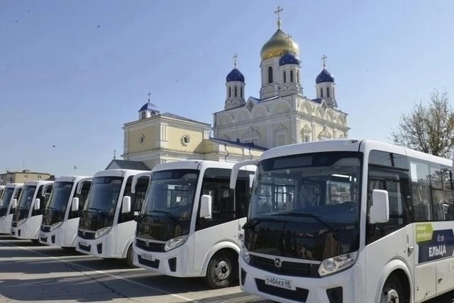 Что у нас в городе с автобусами? 16 и 20...Люди ждут по 1,5 часа, нет автобусов по граф...