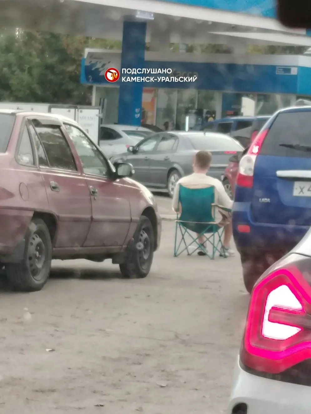 ⛽ Кого только и на чём только не увидишь в очереди за бензином в Каменске-Уральском! Фо...