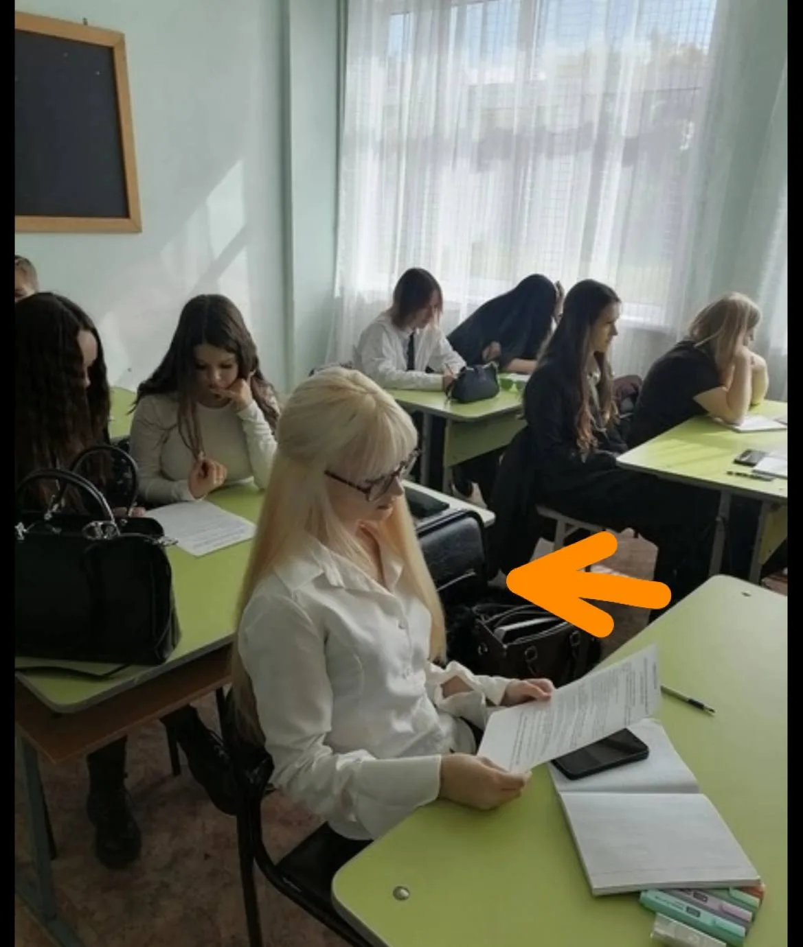 Анонимно.