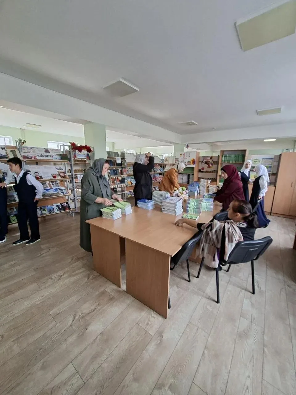 📚 В библиотеке кипит работа! 📚