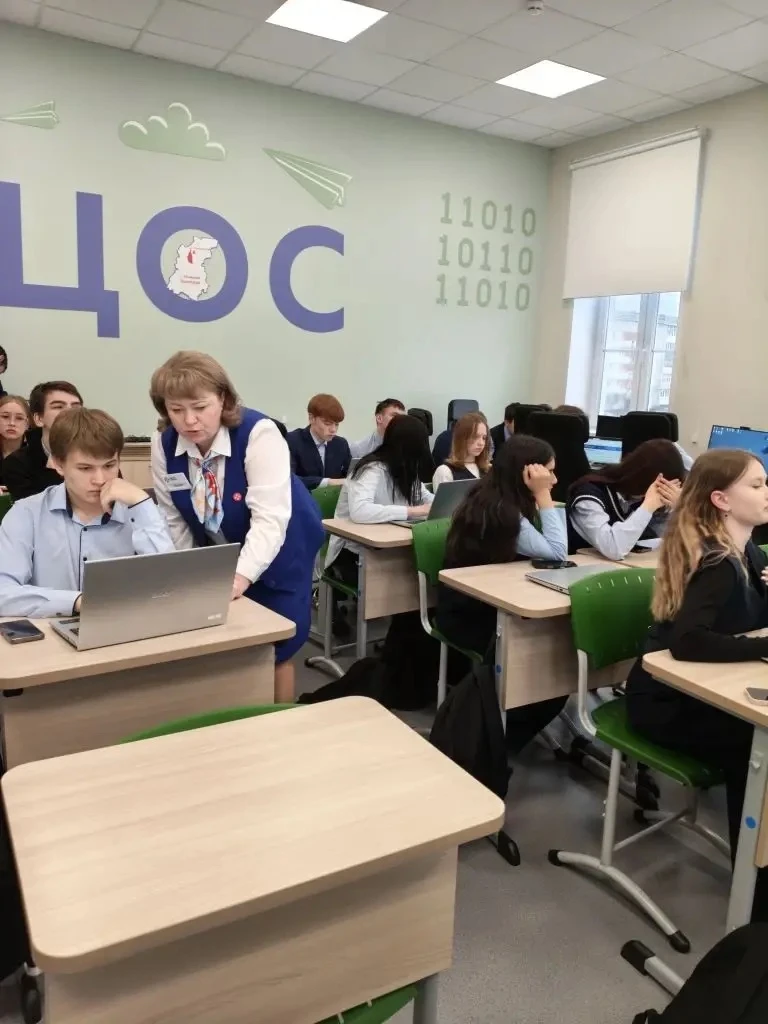 🌟 ВЫБОР ПРОФЕССИИ: ВСТРЕЧА С ЦЕНТРОМ ЗАНЯТОСТИ! 🌟  📍9 апреля для учащихся 9 «В» класса прошла встреч