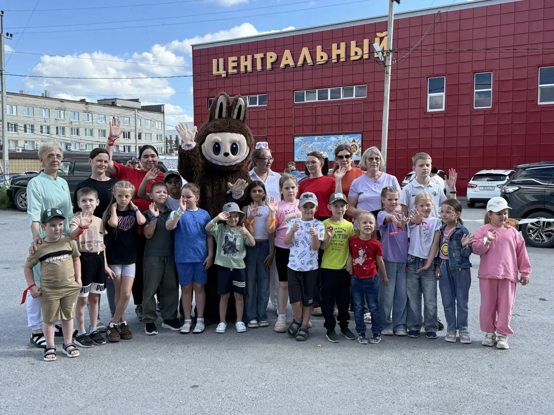 Лето началось с улыбок: в детской поликлинике Областной больницы N12 прошла «Эстафета л...