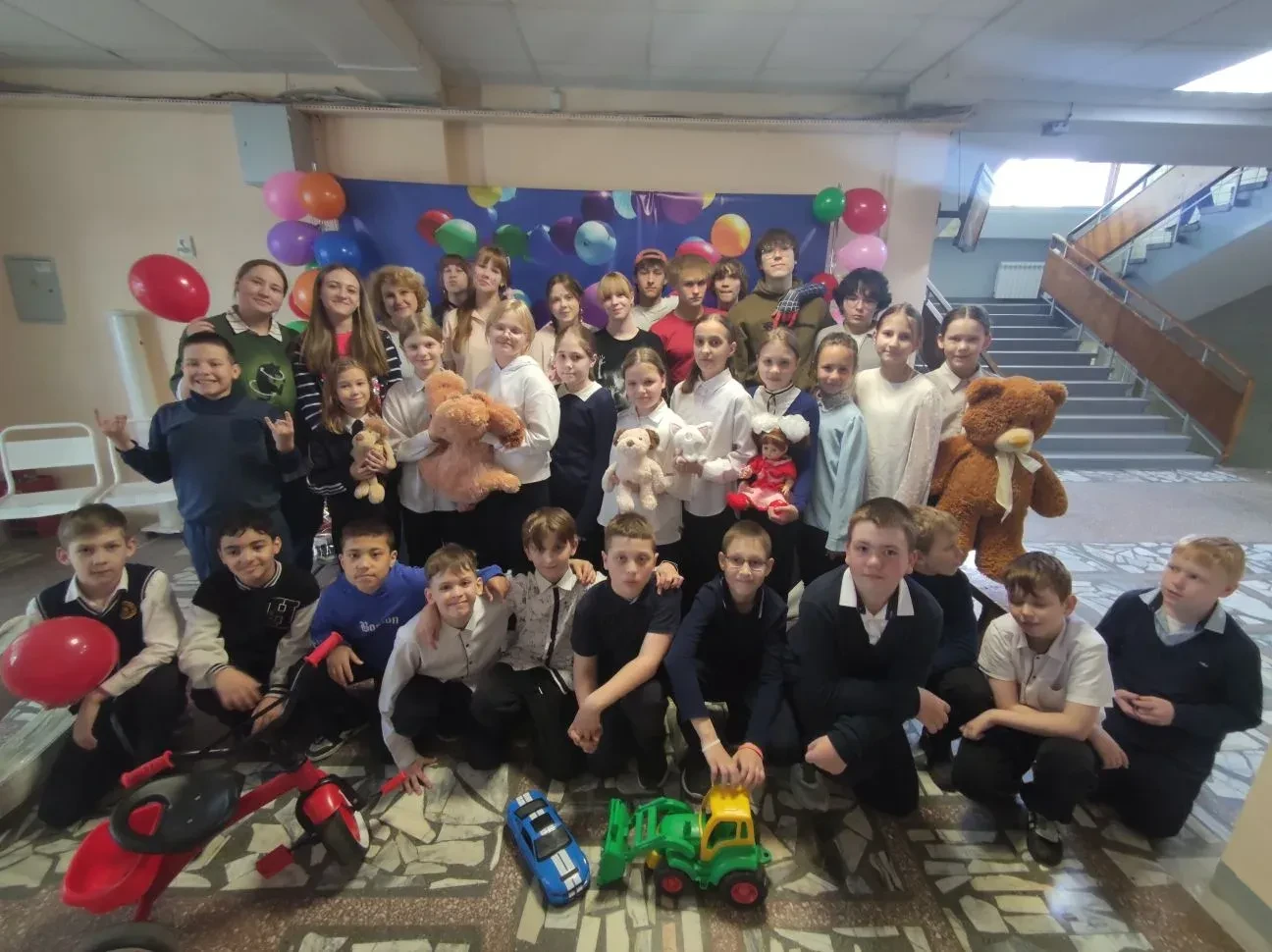 Для наших одиннадцатиклассников прошли последние уроки в стенах родной гимназии. Это бы...