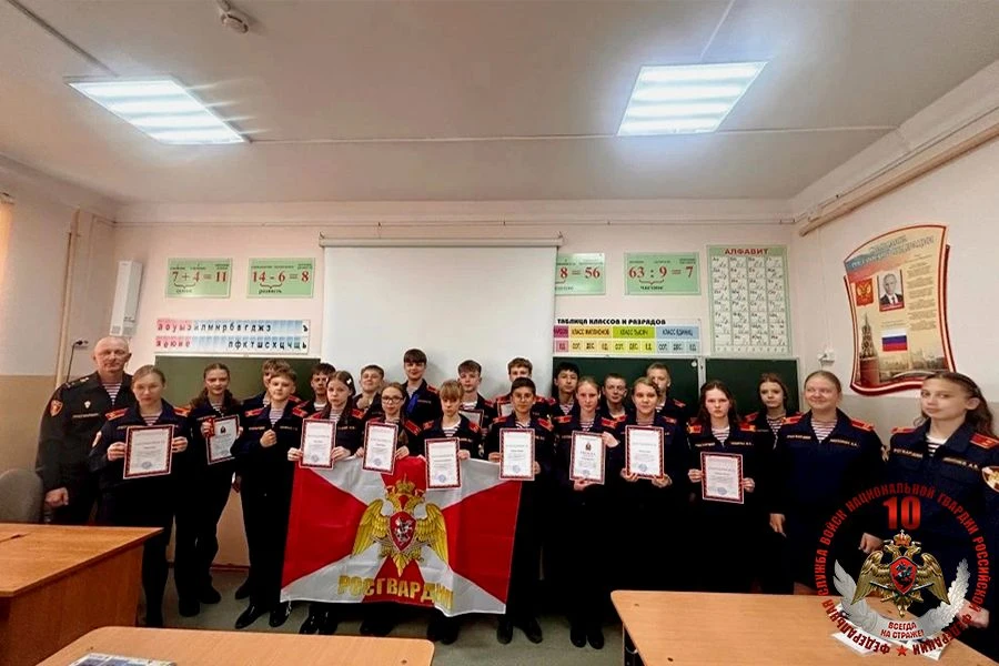 На Дальнем Востоке росгвардейцы провели занятия для кадет подшефных классов   📢 Личный состав Восточ