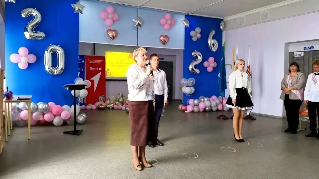 Сегодня в школах Поронайского района прошли торжественные линейки, посвященные празднику «Последний 