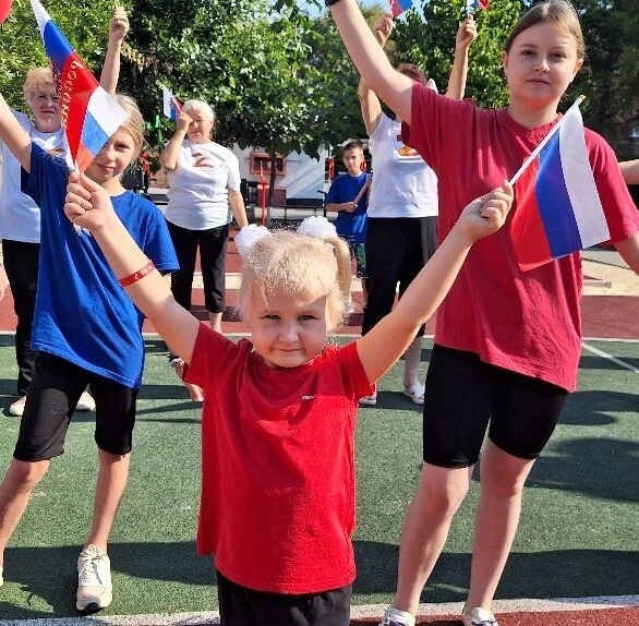 Наши ребята и педагоги вместе с участницами Центра общения старшего поколения стали час...