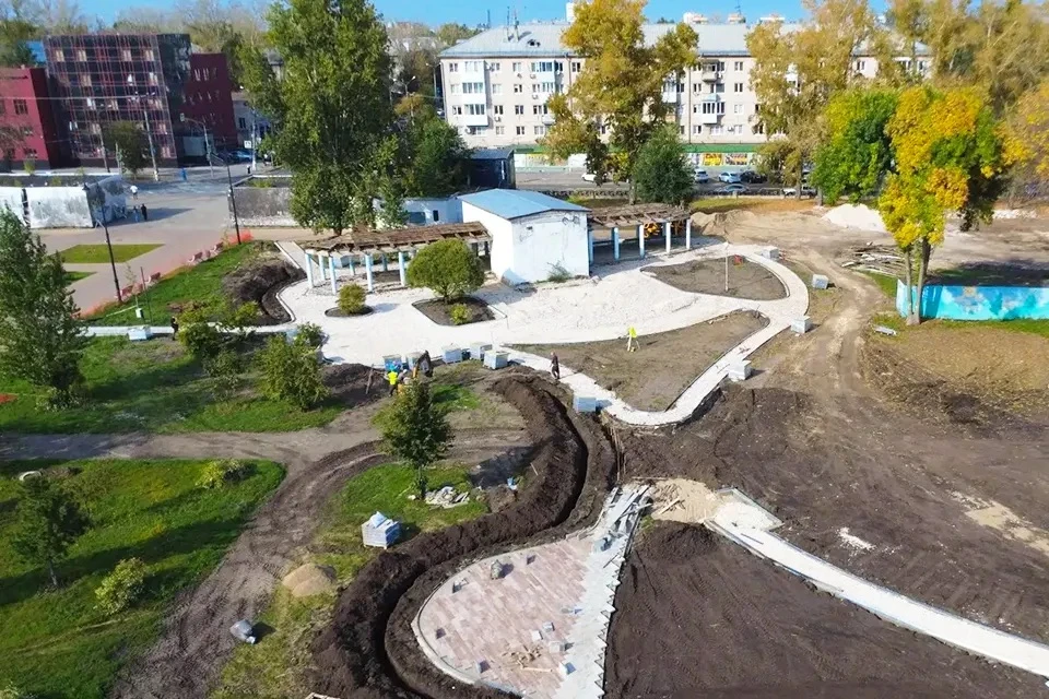В Тольятти продолжаются работы по реконструкции Центрального парка