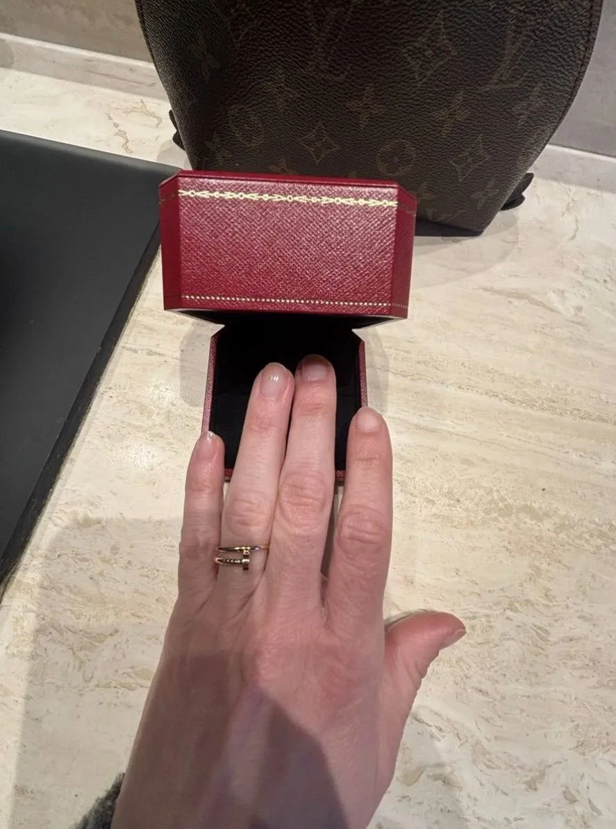 Золотое кольцо Cartier Juste un Clou 😍 

Бренд: Cartier
Комплект: Полный 
Состояние: отличное, наде