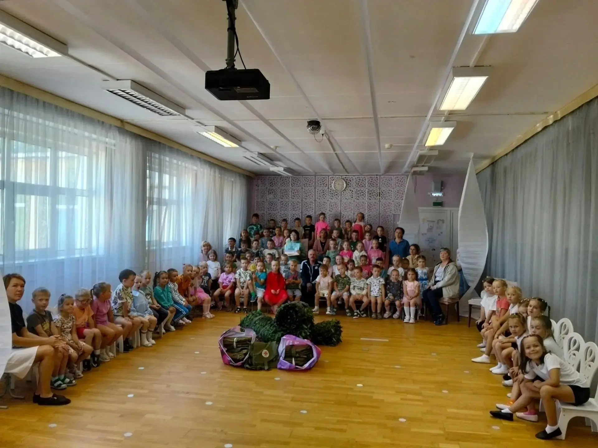 В МБДОУ № 18 "Радуга" прошло волнующее и очень важное событие. В гости к ребятам пришли...