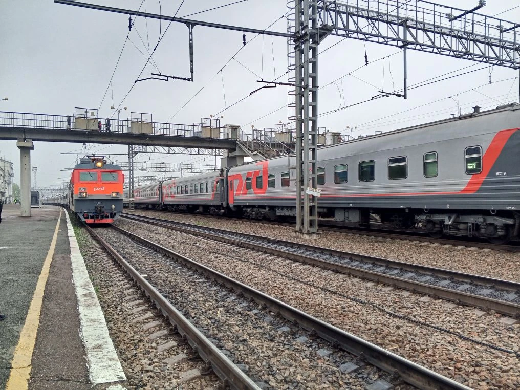 🎉Первый гудок и звуки оркестра уже наполнили железнодорожной вокзал Читы.   «Театральный поезд»  при