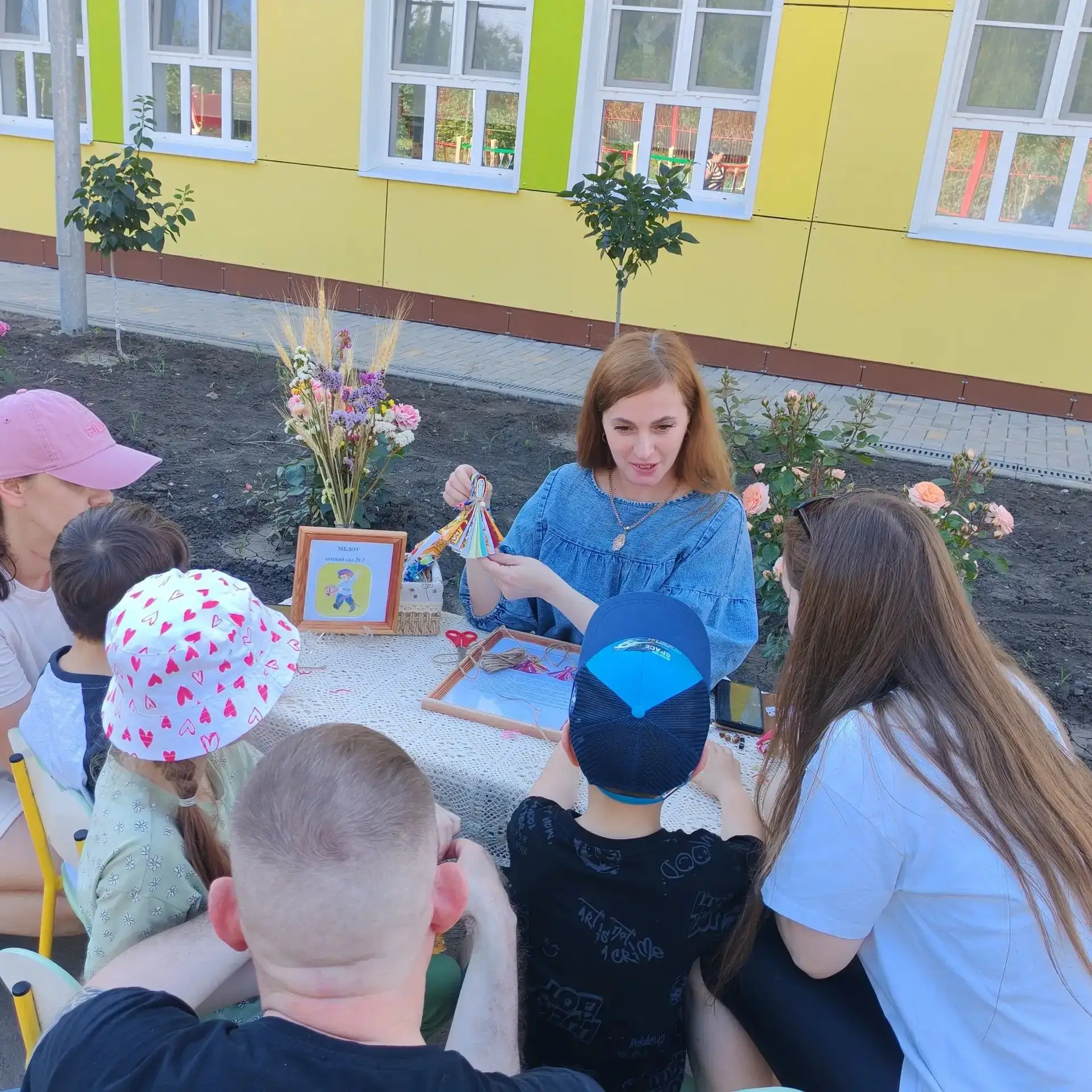 В честь Дня России и Года единства народов России в детском саду №2 прошло большое, яркое и очень ду