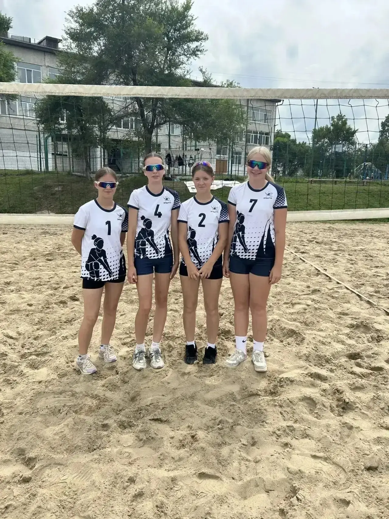 Юные таланты Дальнего Востока на песке г. Лесозаводска! 🏐✨

В рамках Года спорта завершился яркий и