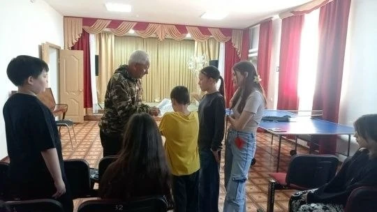 ⚔️ Дым-Тамакский СДК: зачем ребятам из «Рябинушки» показали боевую шашку