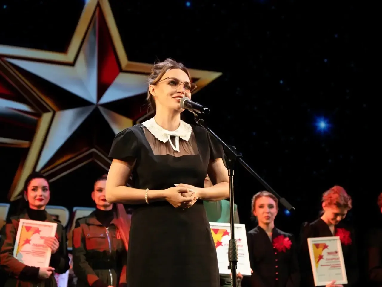 Елена Беликова и Лев Лещенко вручили Гран-при фестиваля «Солдатский конверт»

Народный артист России