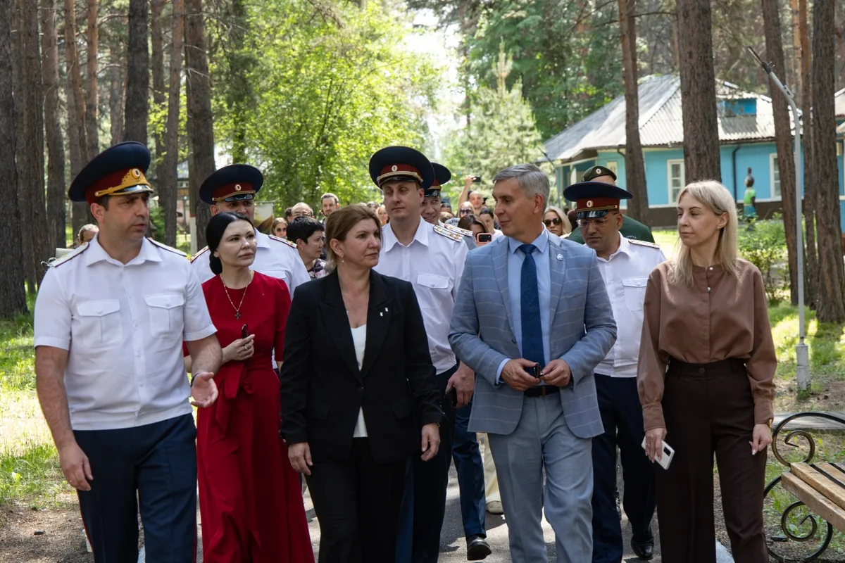 Сегодня открыли первую смену в детском оздоровительном лагере «Республика Солнечная» 

Сейчас здесь 