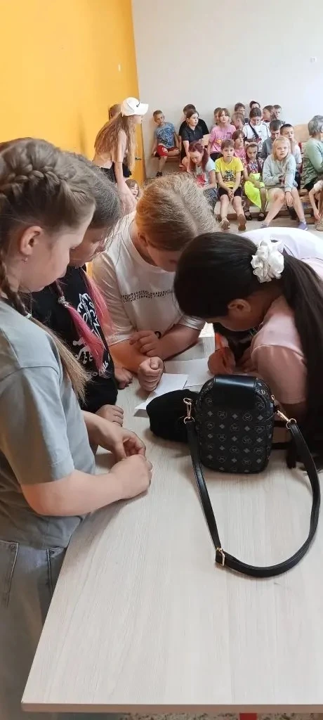 Традиционно в летнем лагере приходит конкурс «А ну-ка девушки!»