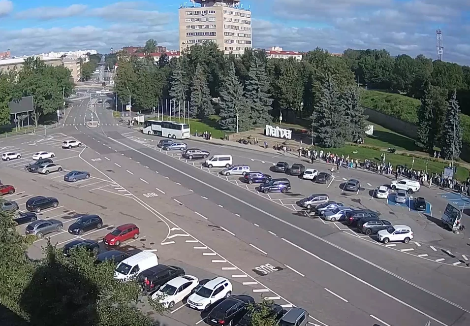 Камера - очередь из Нарвы (Эстония) в Россию https://balticlivecam.com/ru/cameras/eston...