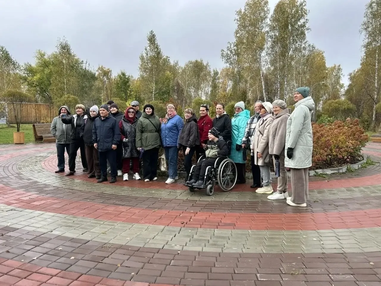 Осень - это совсем не  повод сидеть дома, особенно в такой замечательный повод, как Ден...