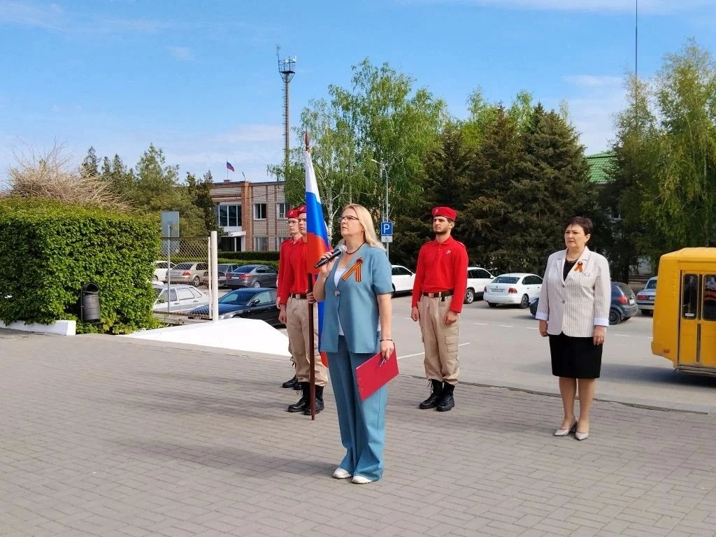 «НАСЛЕДНИКИ ПОБЕДЫ» В преддверии Дня Победы в нашей школе стартовал традиционный конкурс — смотр стр
