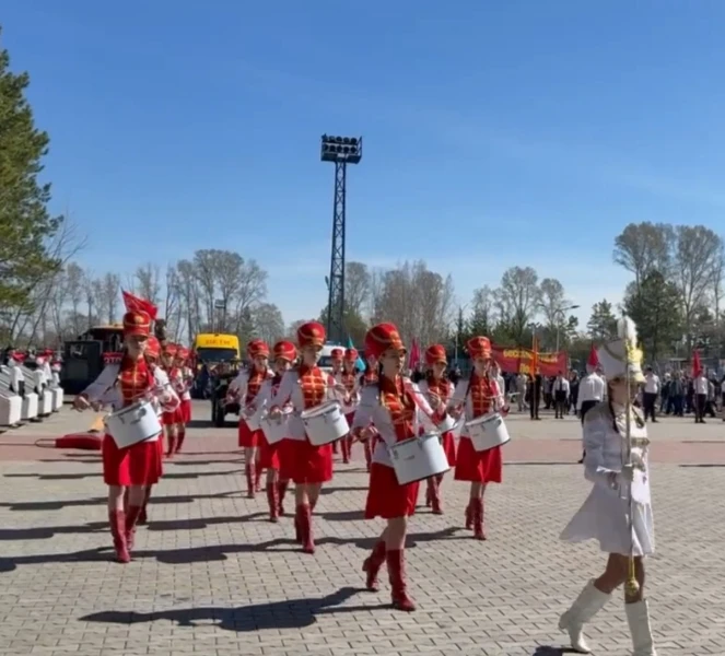 🎖️ 9 мая: Оркестр барабанщиц — дань памяти и уважения