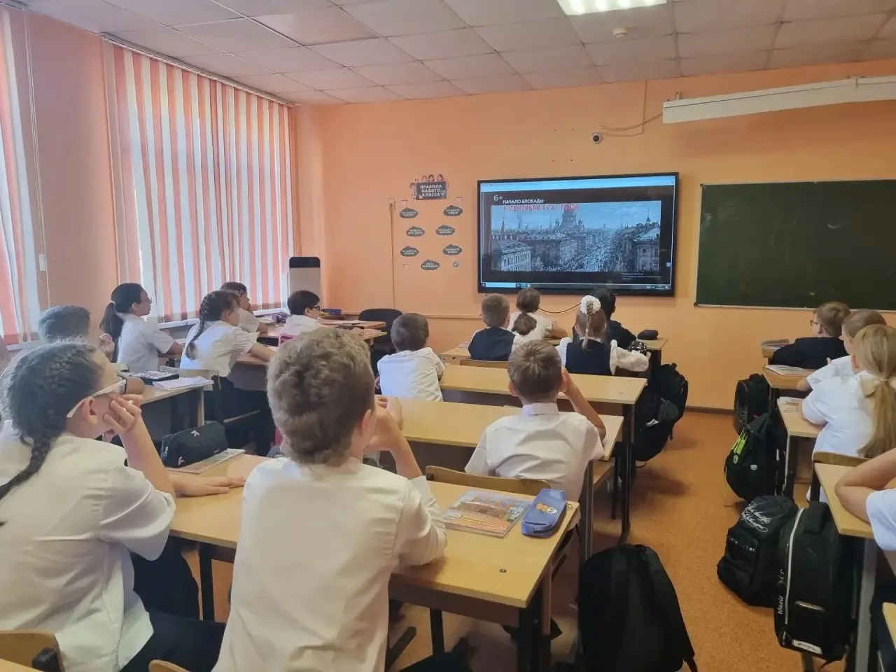 🎗В рамках цикла внеурочных занятий «Разговоры о важном» 7 сентября 2026 года для обуча...