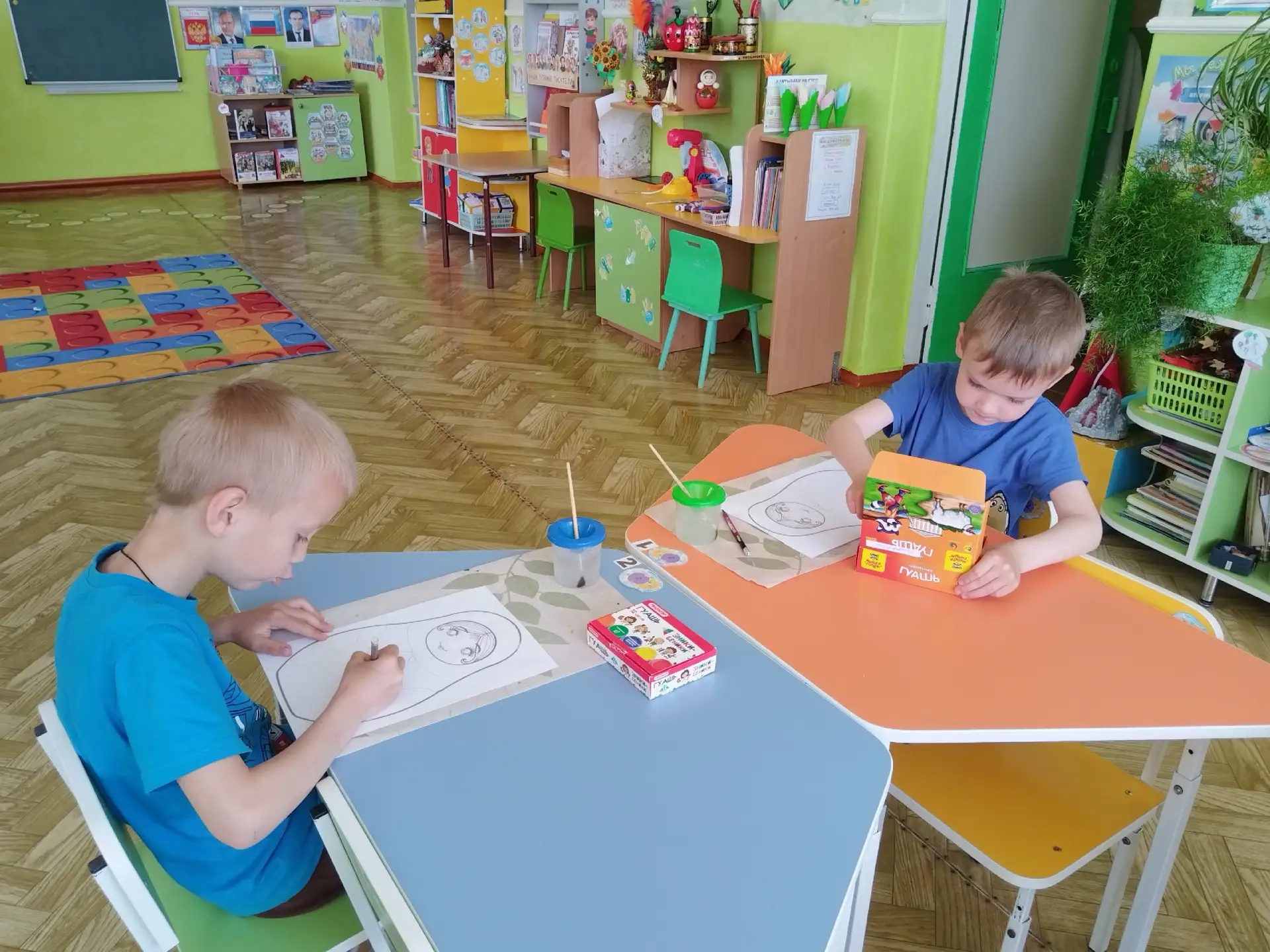 В логопедической группе «Кораблик» в рамках тематической недели «Россия — Родина моя» прошло занятие