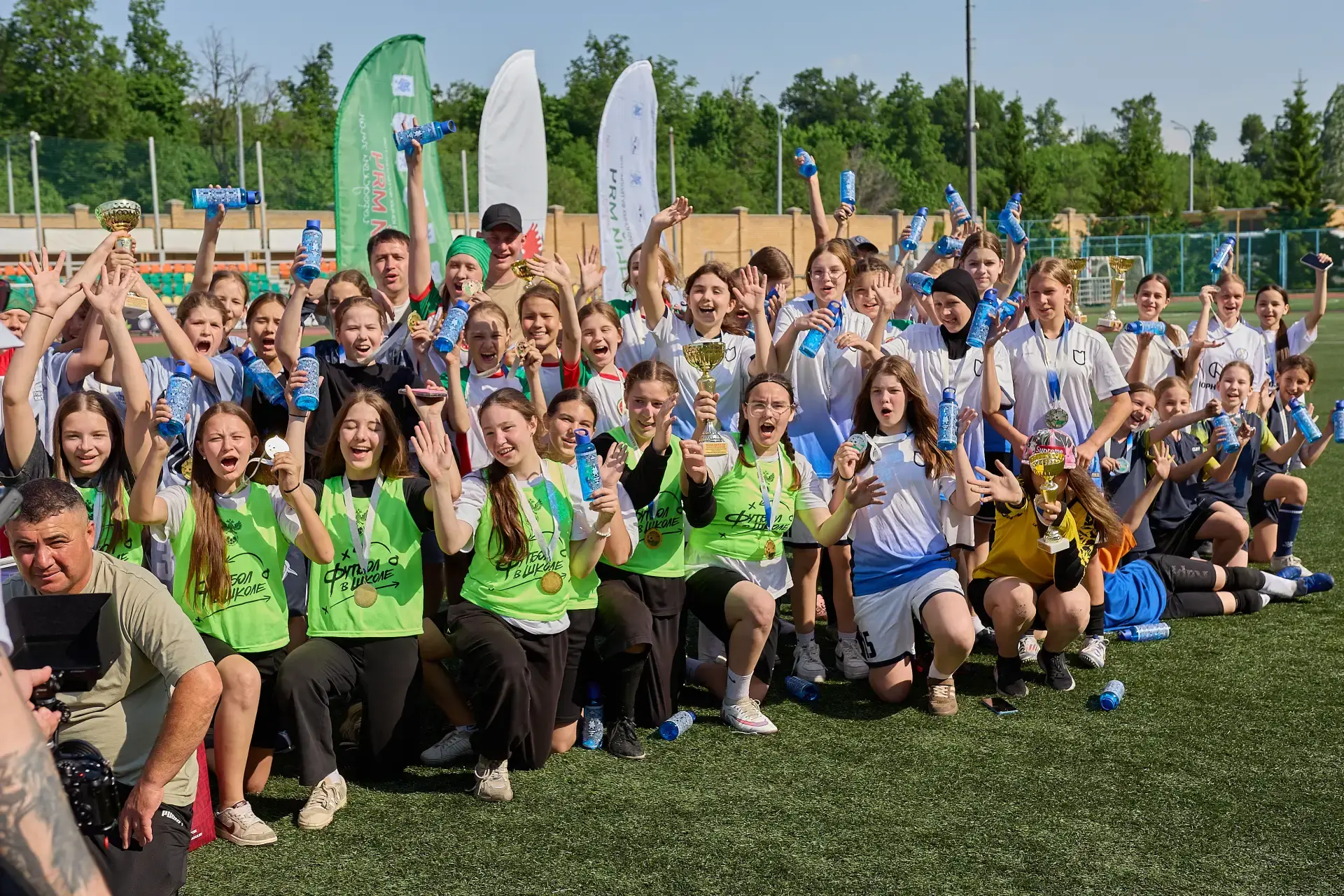 Наши ребята - звезды футбола ⚽️🏆  Завершился городской этап соревнований «Кожаный мяч» среди школьны
