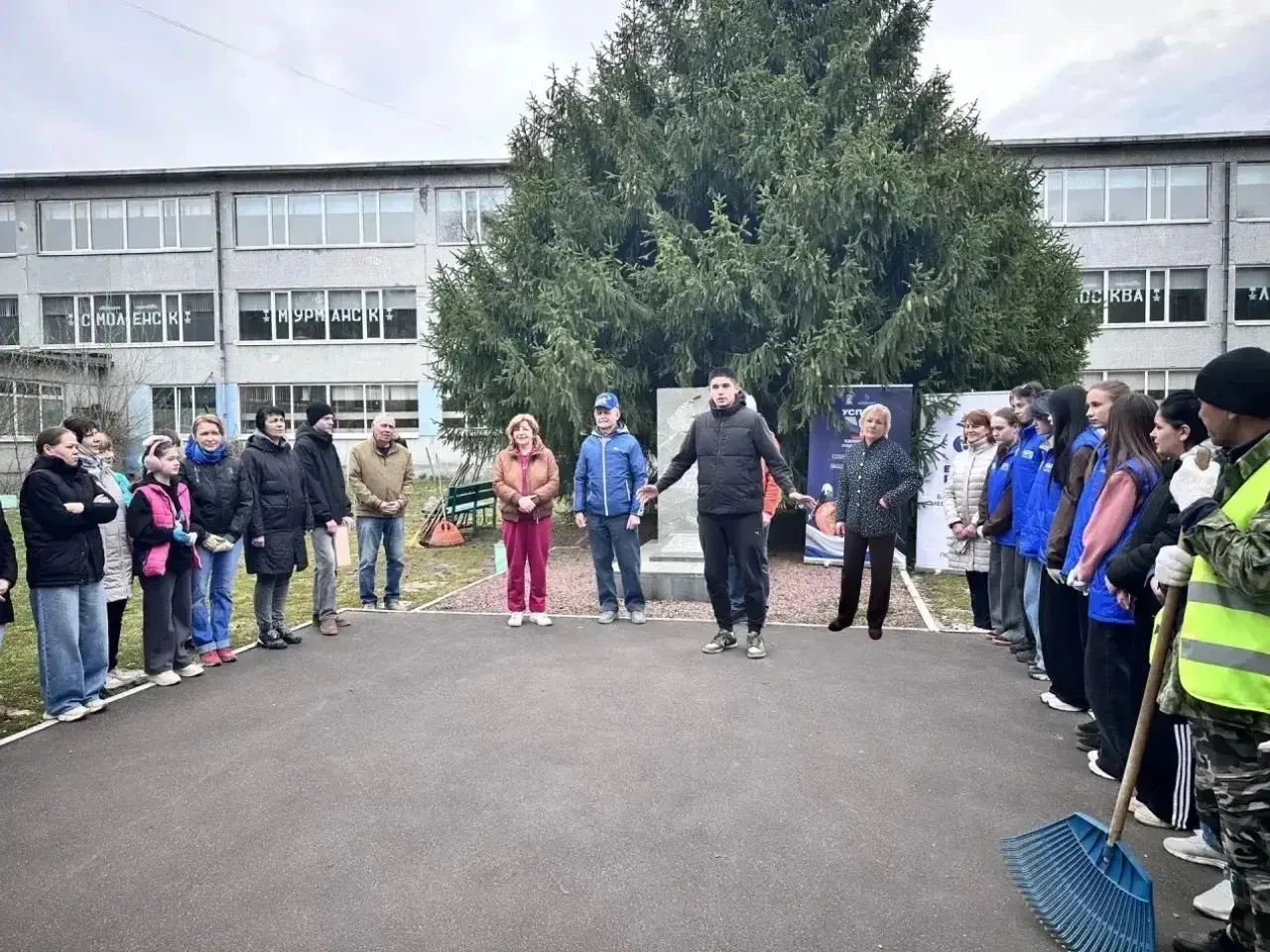 📌Сегодня 1 Мая – Праздник весны и труда ассоциируется с советскими демонстрациями, красными флагами 
