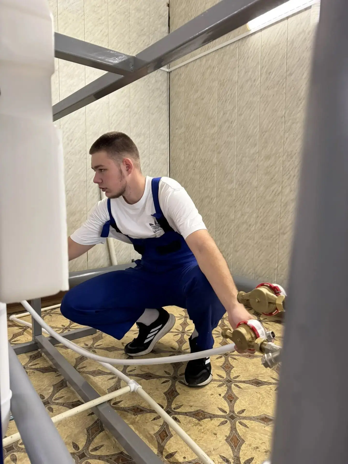 🔧 Стань мастером ЖКХ – профессия, которая всегда нужна людям!
Думаете, куда пойти учиться? Хотите, 