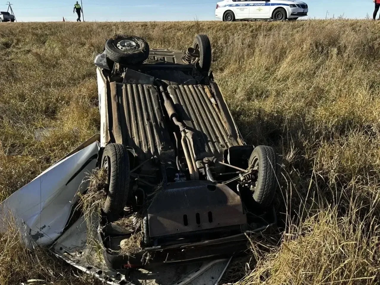 🚔 В районе Чебеньков опрокинулась «Ока», водитель в больнице